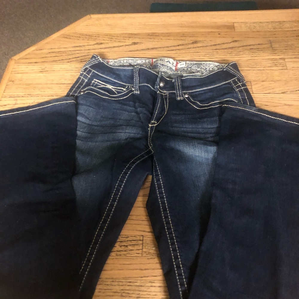 Ariats worn once